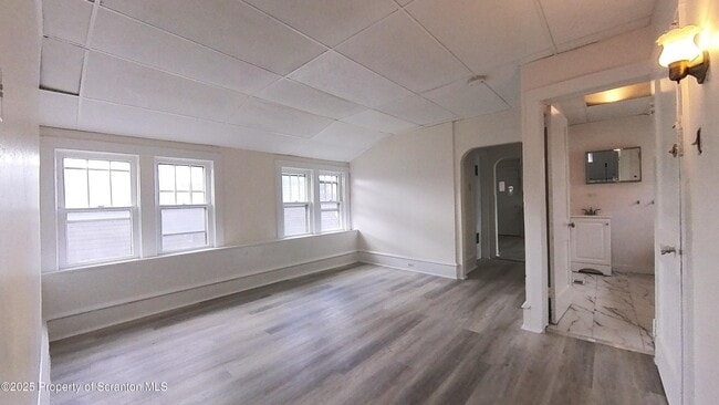 Photo - 52 Luzerne St