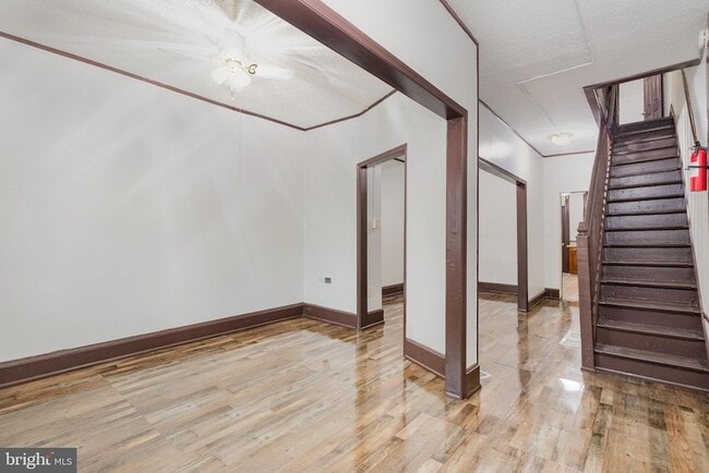Photo - 1353 Howard St