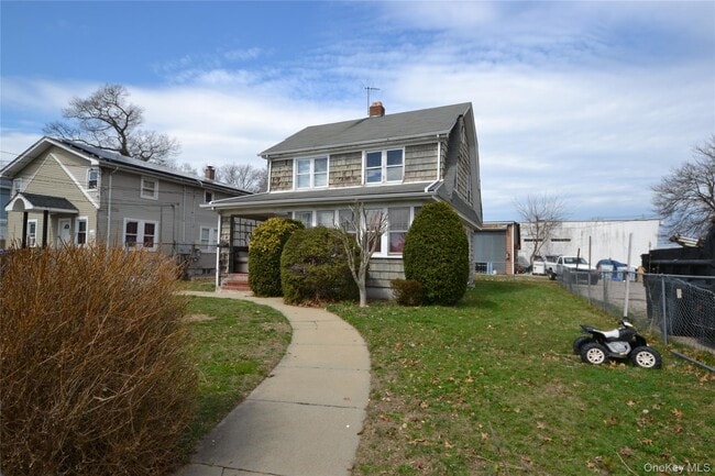 Building Photo - 181 Forrest Ave