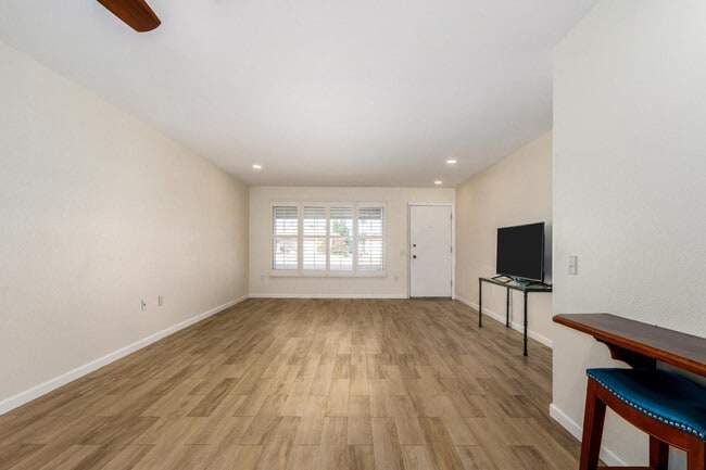 Photo - 13023 W Beardsley Rd