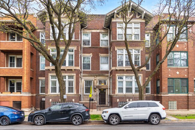 Building Photo - 660 E 51st St Unit 1A