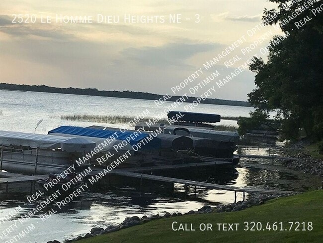 Photo - 2520 Le Homme Dieu Heights NE