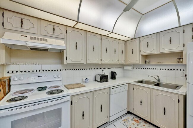 Photo - 3113 S Ocean Dr Condo Unit 803