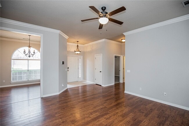 Photo - 2803 Foxwood Dr