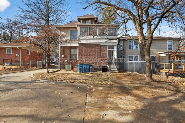 Photo - 2424 Oakland Ave