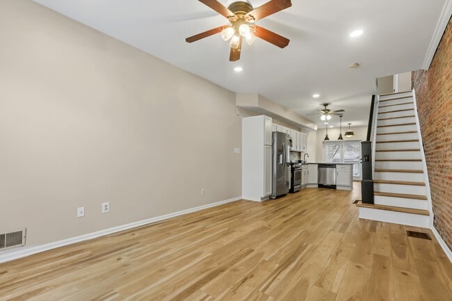 Photo - 3313 Hudson St