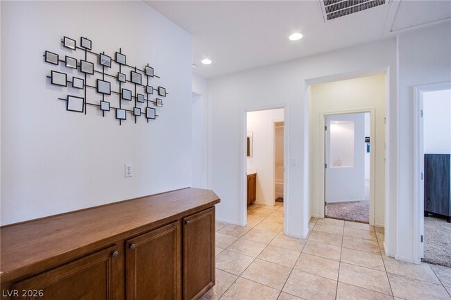 Building Photo - 29 Blue Sunrise Ave