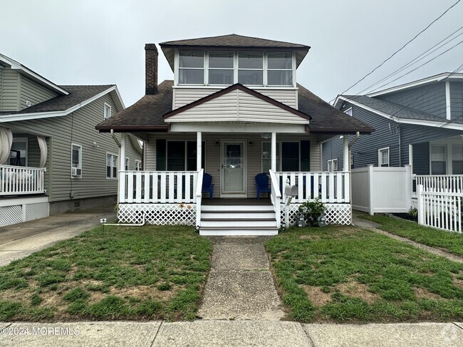 Building Photo - 117 18th Ave Unit 1 Rental