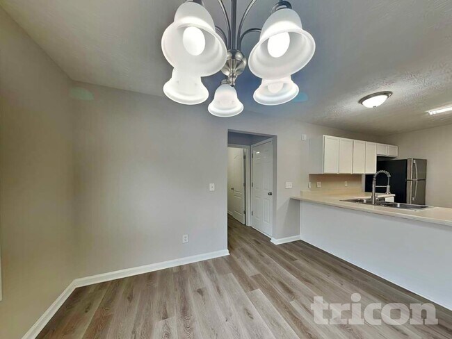 Photo - 35 Trelawney Ln