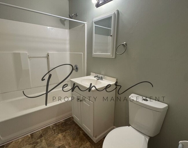 Photo - 513 NW Ward Ln