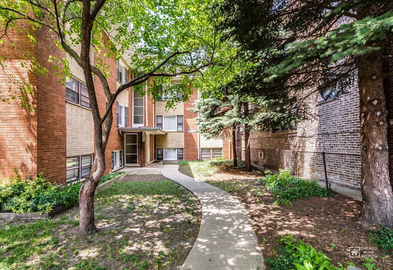 Photo - 3352 W Hutchinson St Apartamentos
