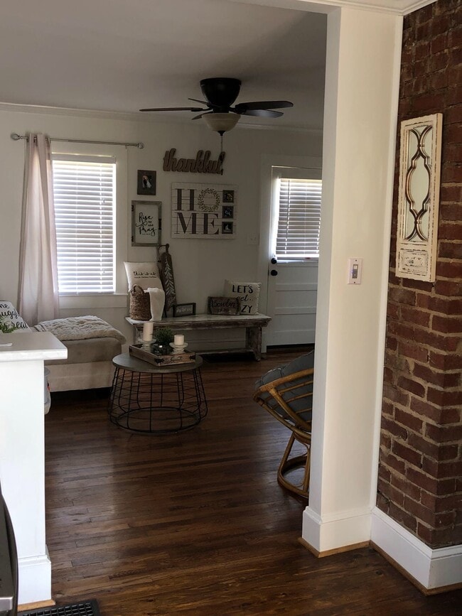 Photo - 883 Highland Ave NW