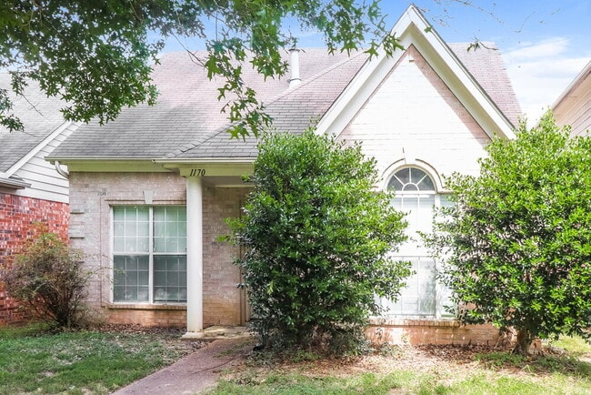 Photo - 1170 Whitten Rd