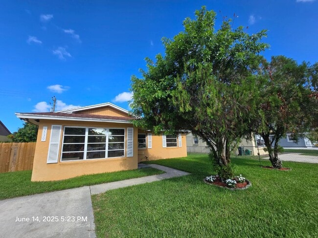 Photo - 3530 S 55th Ave