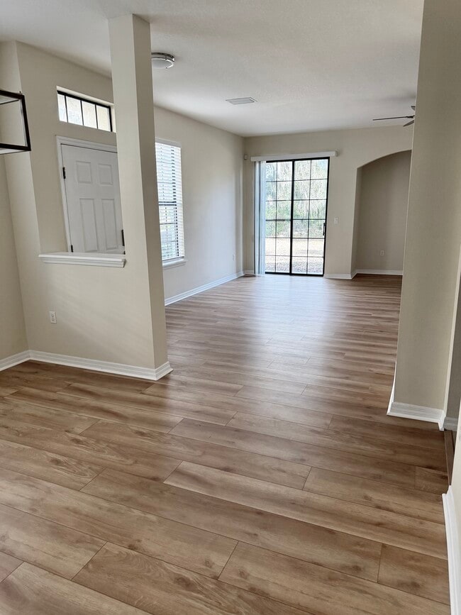 Photo - 5610 Kingletsound