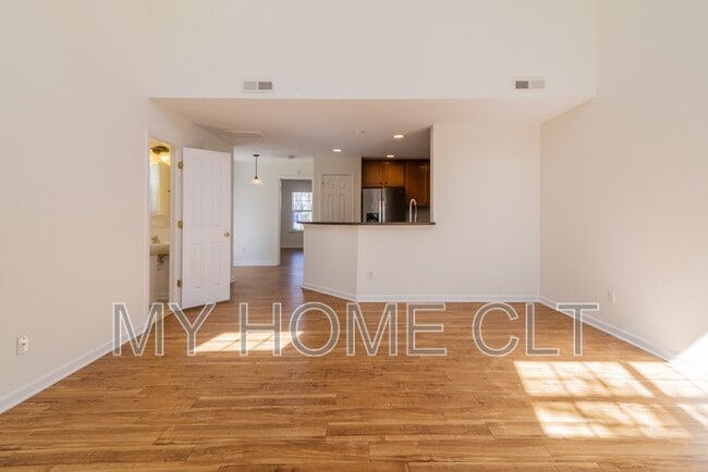 Photo - 18457 Streamline Ct