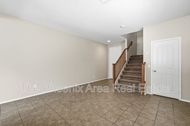 785 E Desert Moon Trail