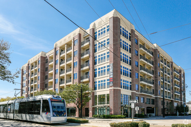 Building Photo - Midtown on the Rail Rental