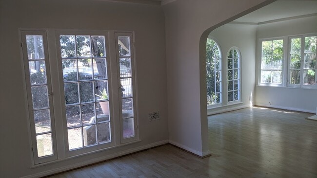 Photo - 2213 Carmona Ave