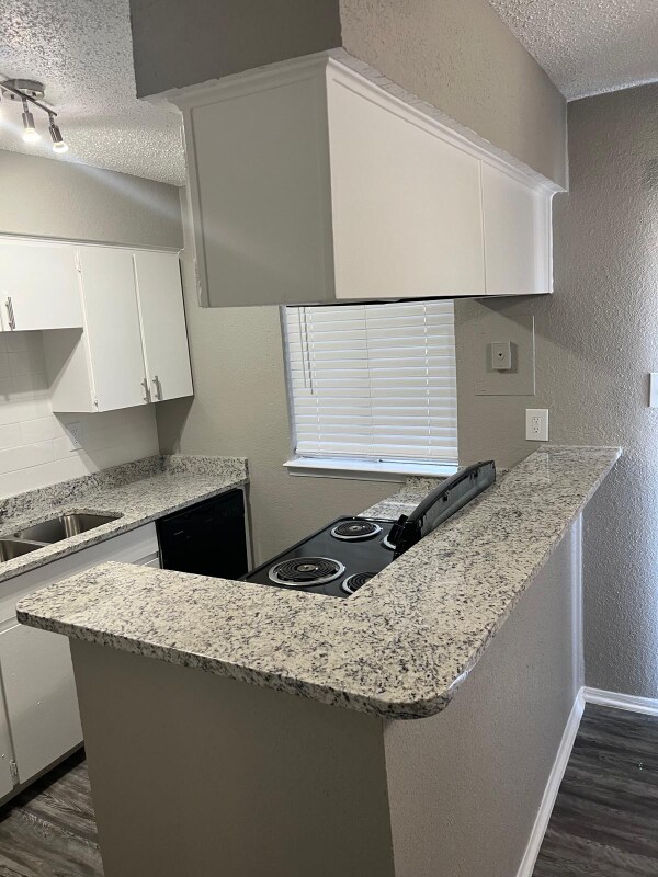 Photo - 3203 W Walnut Hill Ln Unidad 2