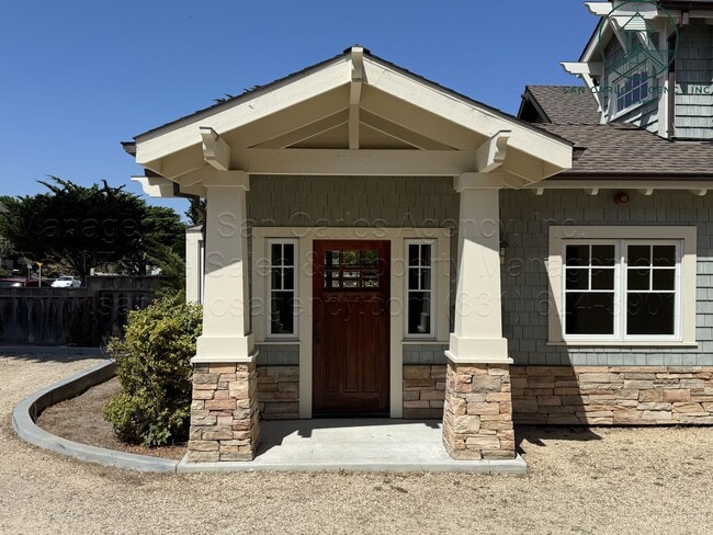 Building Photo - VALE Unit VALE-B
