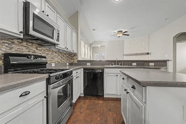 Photo - 360 Conroe Cir