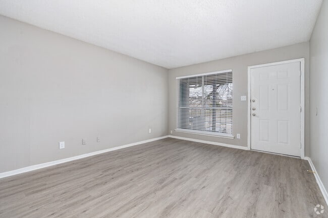 1BR, 1BA - 503SF - Living Room