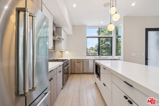 Photo - 4429 Tujunga Ave