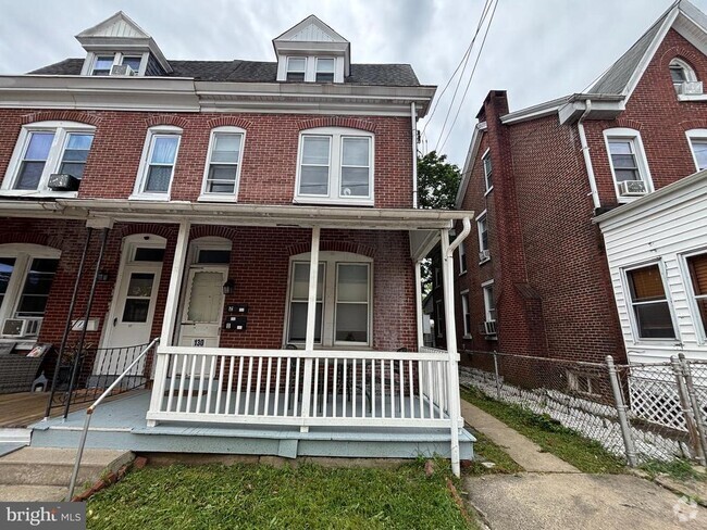 Building Photo - 130 E 4th St Rental