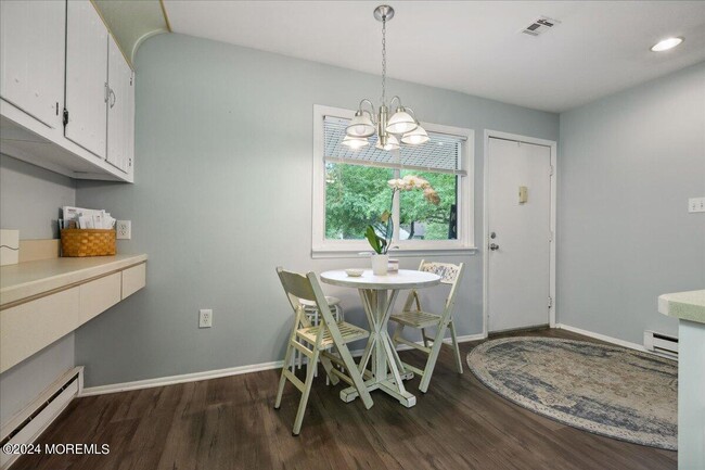 Photo - 173 Amberly Dr