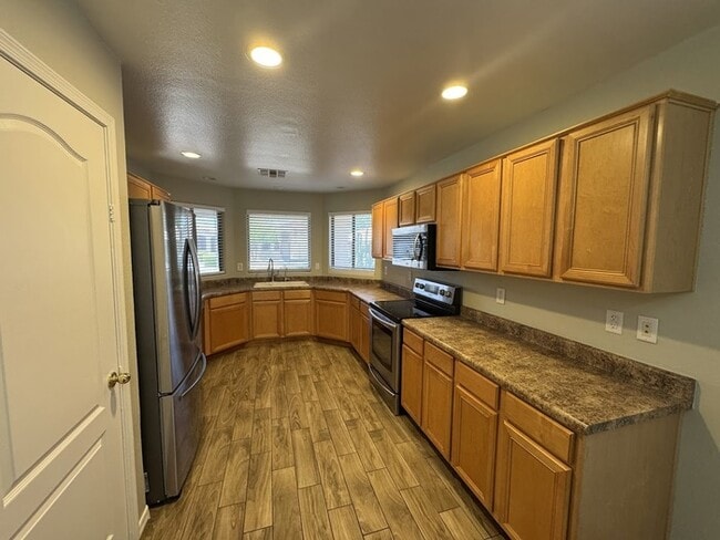 Photo - Norterra 3/2 With Garage