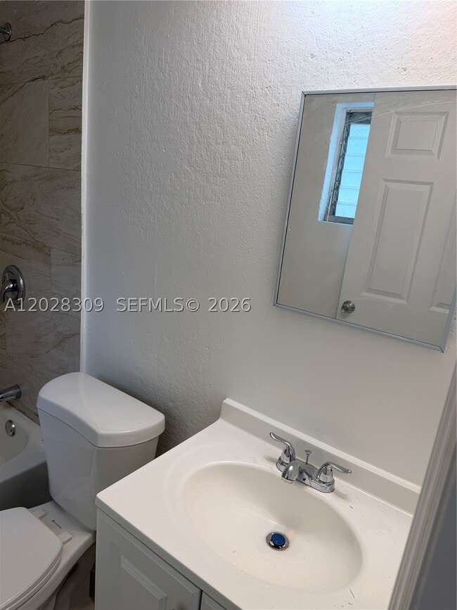 Photo - 220 NW 16th St Unit 1