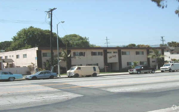Villa Lomita Apartments - Villa Lomita Apartments