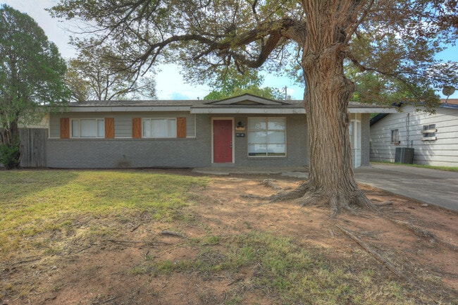 Building Photo - 6019 Orlando Ave Rental