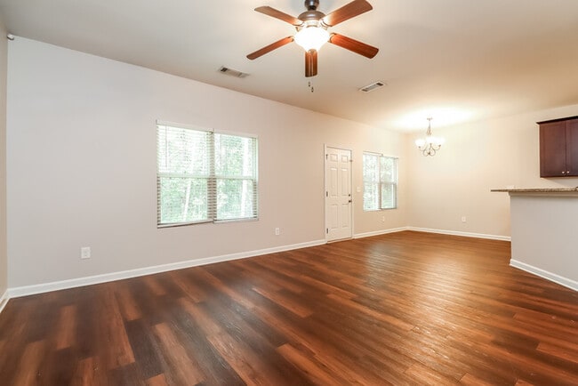 Photo - 180 Rankin Cir