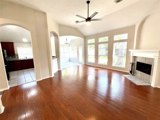 Photo - 71 E Hobbit Glen Dr