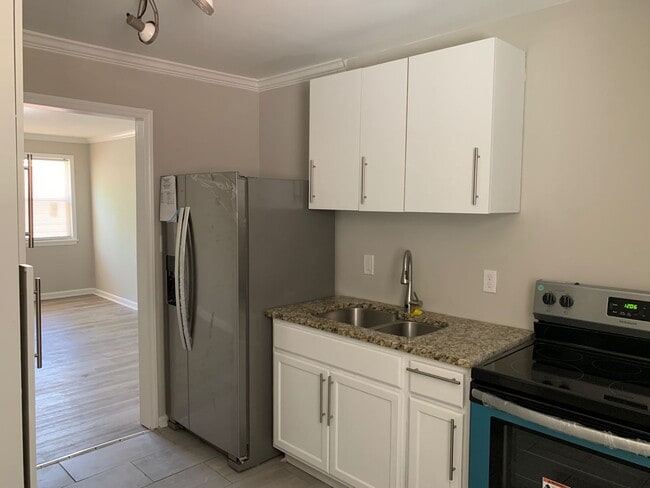 Photo - Cute 2 Bedroom Duplex near Freedom Drive