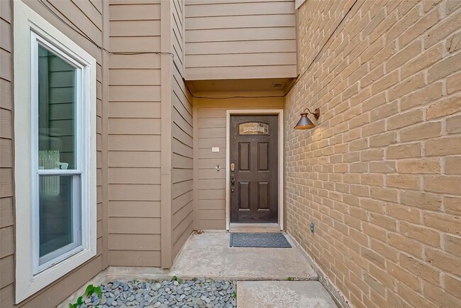 Photo - 12111 Poulson Dr