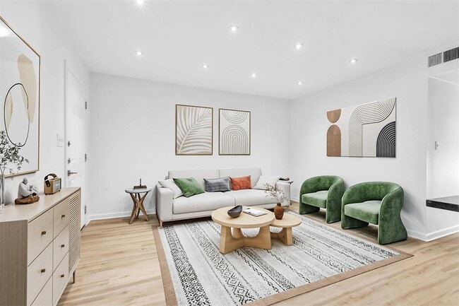 Photo - 500 E Riverside Dr Unit 108