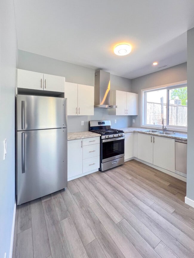 Photo - Apt C-Apt C-95 Leaside Drive Welland Ontario L3C 7B3