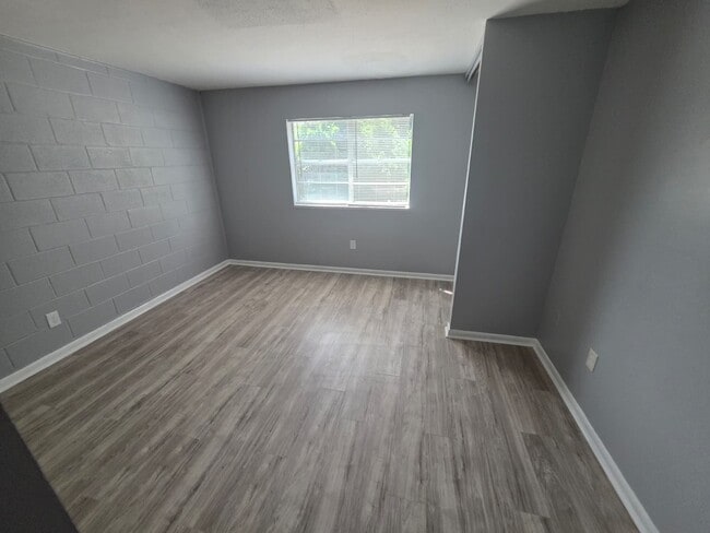 Building Photo - 1505 N West St Unit 222