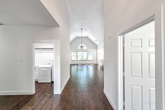 Photo - 6 Old River Pl