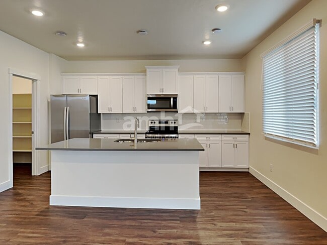 Photo - 1005 Woodsome Ave