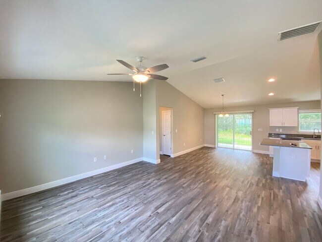 Photo - Custom Home - Desirable SE Ocala Neighborh...