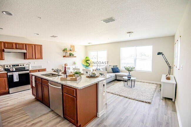 Building Photo - 9211 Western Way Rental