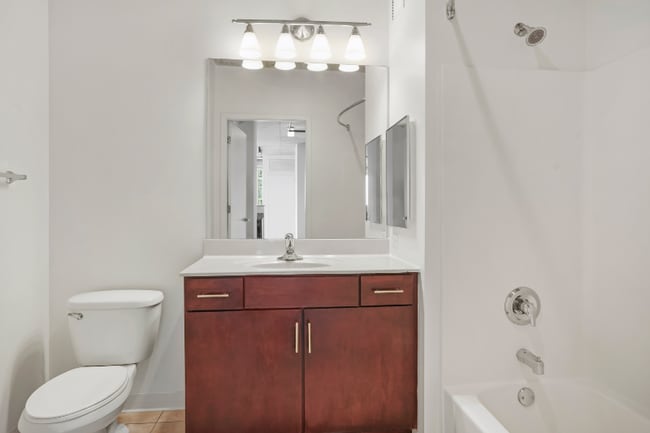 Photo - 870 S Clark St