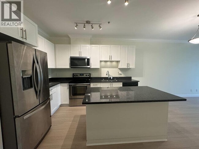 Photo - 11580-11223 223 St Unit 203
