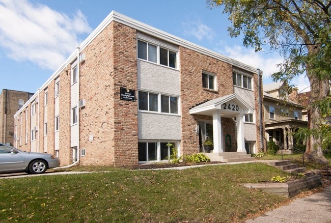 2420 Dupont Ave S