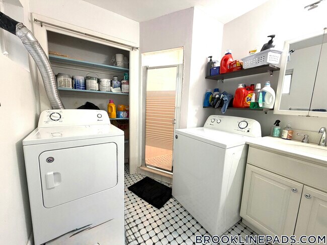 Photo - 39 St Paul St Unit 2