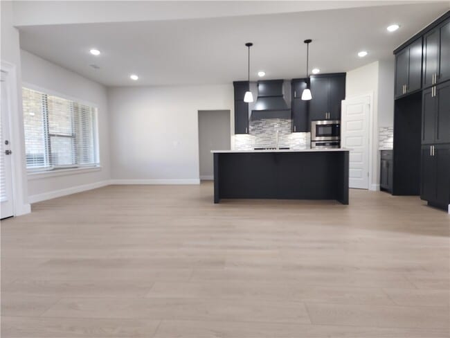 Photo - 2700 SW Blustery Dr